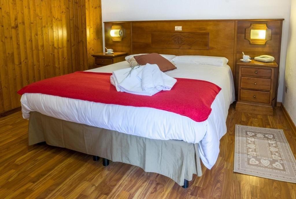 Hotel Coeur Du Village ラ・トゥイール エクステリア 写真
