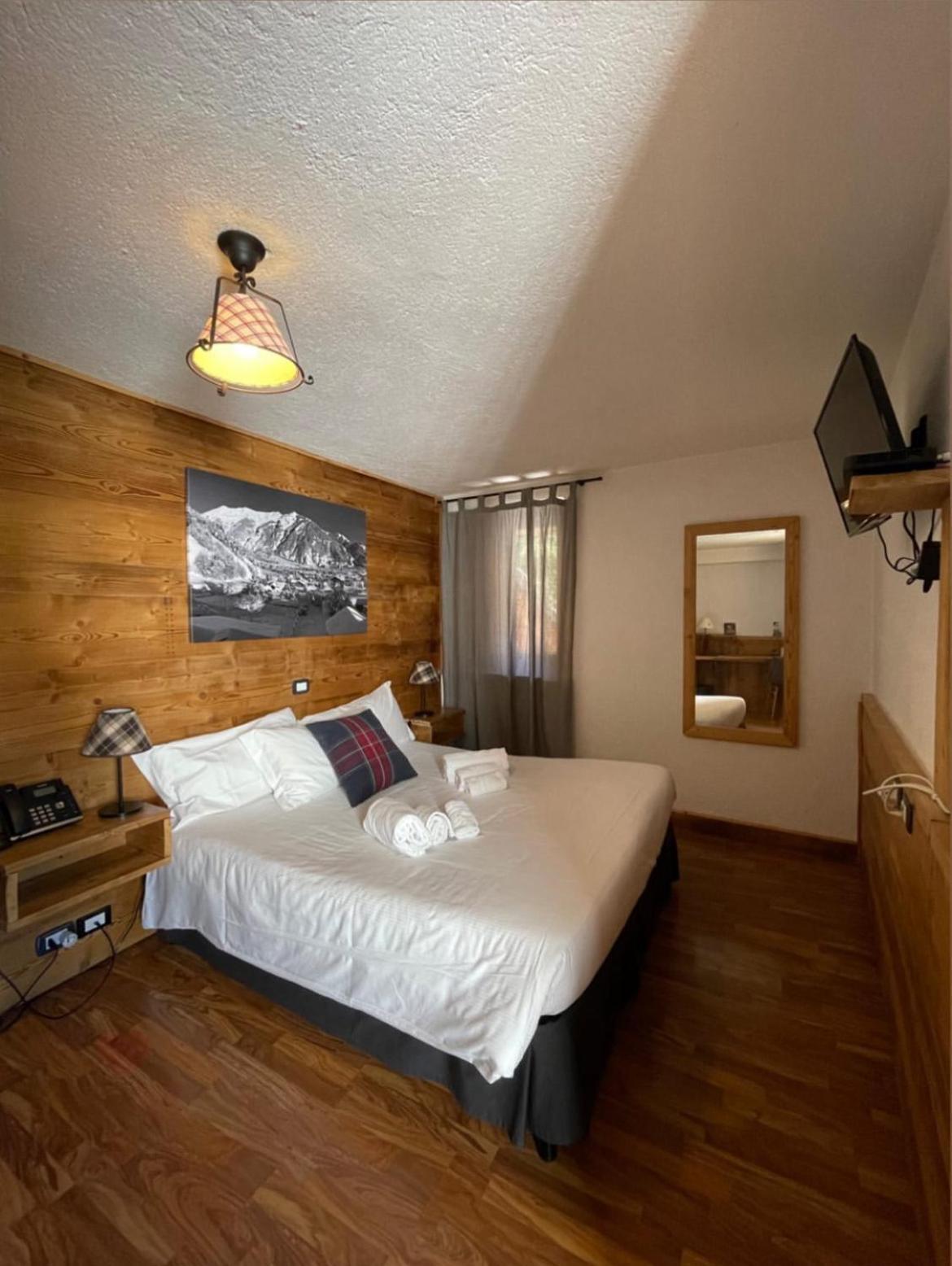 Hotel Coeur Du Village ラ・トゥイール エクステリア 写真