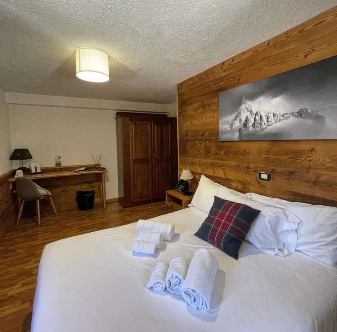 Hotel Coeur Du Village ラ・トゥイール エクステリア 写真