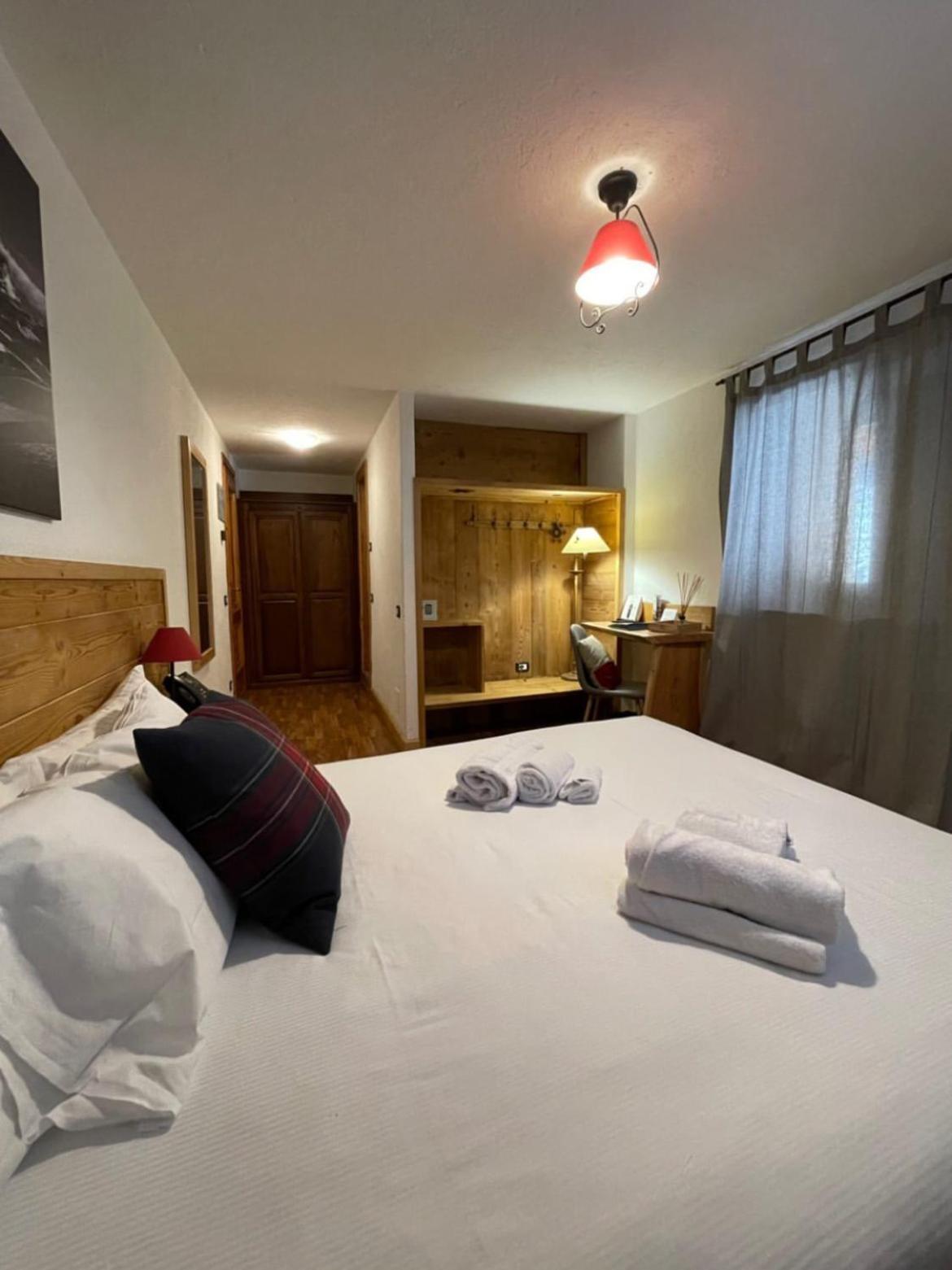 Hotel Coeur Du Village ラ・トゥイール エクステリア 写真
